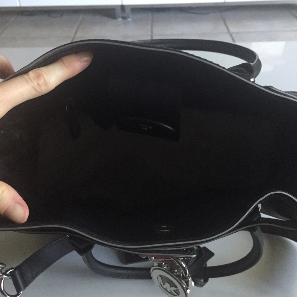 Michael Kors Hamilton Bag Black - Picture 4 of 6